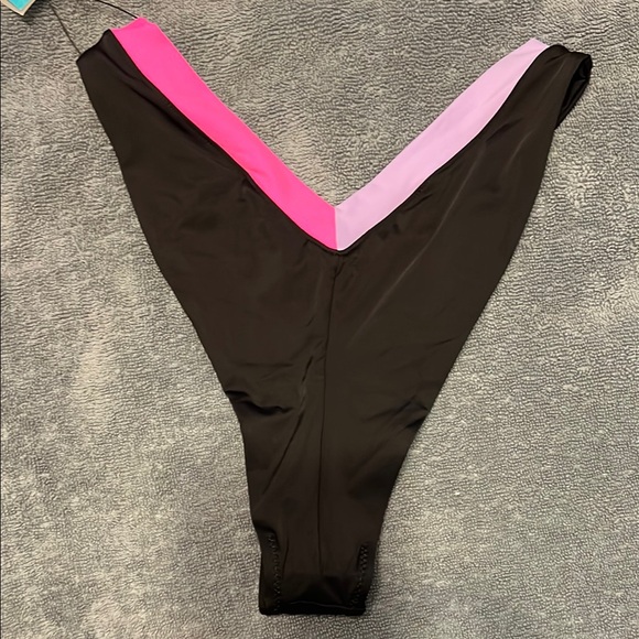 Oneone Colorblock Triangle Bikini Set - Picture 5 of 7